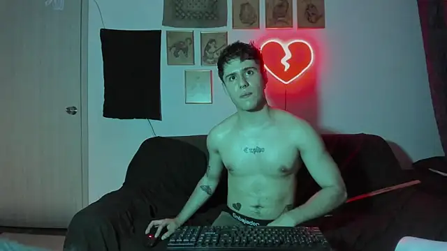 Snapshot of Antonello_Vannucci chatting on 1, 1, 2025 Antonello Vannucci online show from 1, 1, 2025