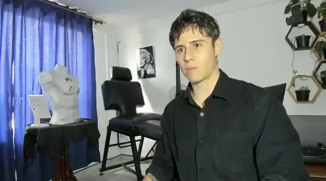 Snapshot of Antonello_Vannucci chatting on 5, 3, 2025 Antonello Vannucci online show from 5, 3, 2025