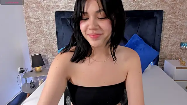 Lily Woodz online show from 8, 2, 2025