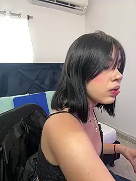 Lily Woodz online show from 5, 2, 2026