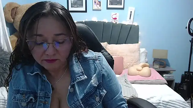 AngelRouss online show from 2, 11, 2025