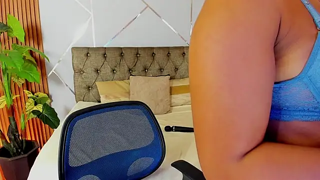 charlottee white online show from 15, 1, 2026