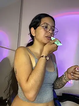 Snapshot of Rosita_forever_ chatting on 10, 4, 2026 Rosita forever online show from 10, 4, 2026