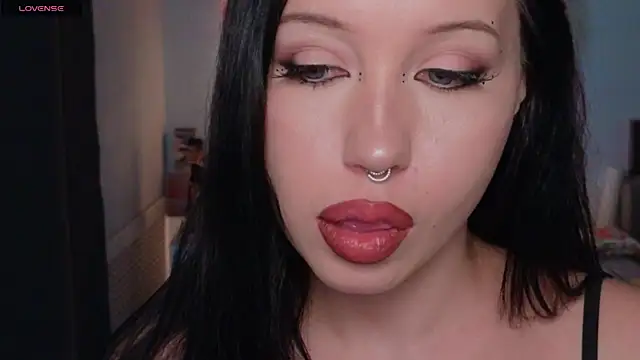 Snapshot of MoranaMissGod chatting on 21, 4, 2026 MoranaMissGod online show from 21, 4, 2026