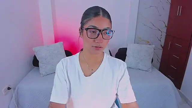 martina roldam online show from 1, 4, 2026