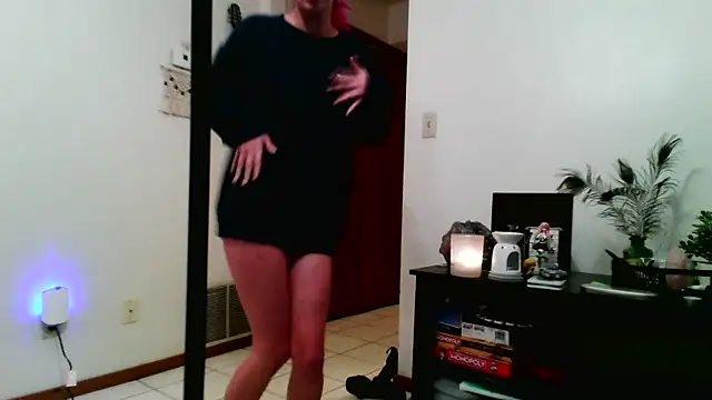 Snapshot of BedroomBarbie chatting on 4, 10, 2025 BedroomBarbie online show from 4, 10, 2025