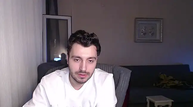 handsomeee04 online show from 20, 3, 2025