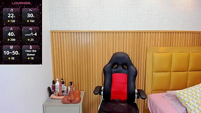 LOLAMAXI online show from 4, 11, 2025