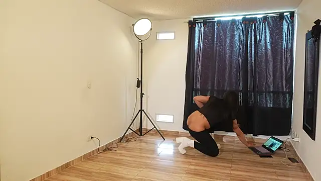 Mara-Bella online show from 1, 12, 2025