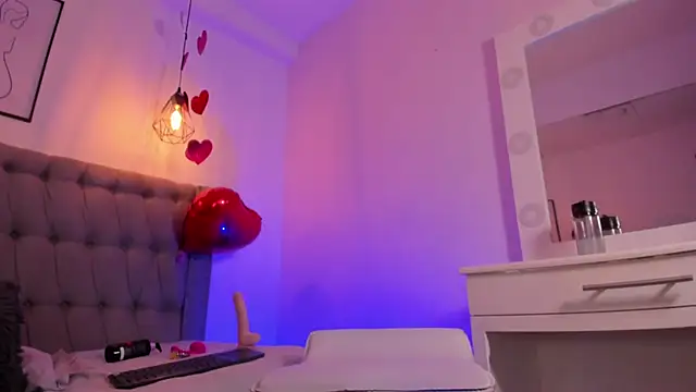 GysellHanson online show from 12, 2, 2025