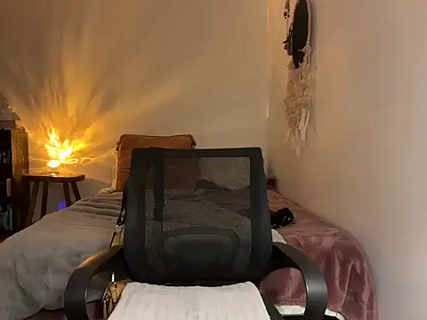 leahsparkles online show from 30, 9, 2025