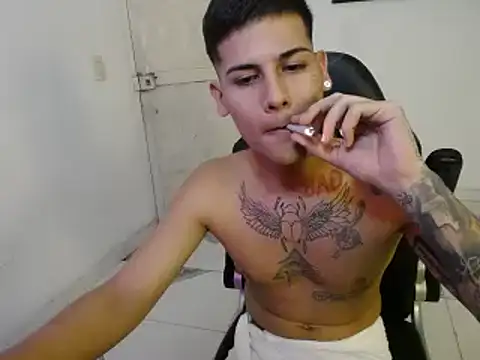 Snapshot of Clyde019 chatting on 20, 1, 2025 Clyde019 online show from 20, 1, 2025