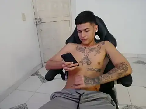 Snapshot of Clyde019 chatting on 20, 1, 2025 Clyde019 online show from 20, 1, 2025