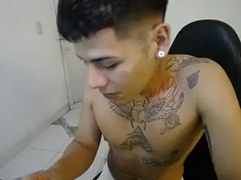 Snapshot of Clyde019 chatting on 21, 1, 2025 Clyde019 online show from 21, 1, 2025