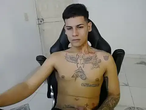 Snapshot of Clyde019 chatting on 21, 1, 2025 Clyde019 online show from 21, 1, 2025