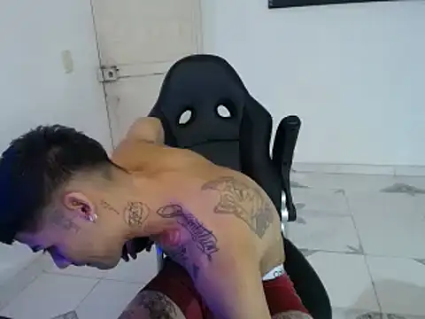 Snapshot of Clyde019 chatting on 24, 1, 2025 Clyde019 online show from 24, 1, 2025