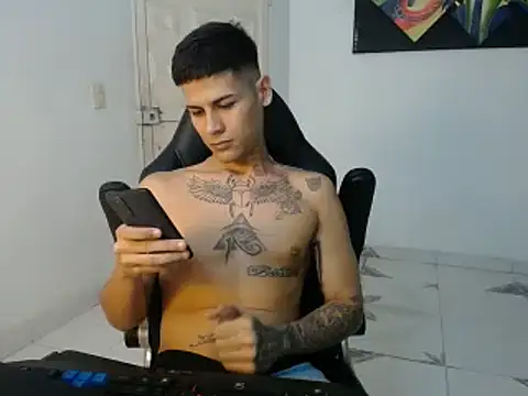 Snapshot of Clyde019 chatting on 5, 2, 2025 Clyde019 online show from 5, 2, 2025