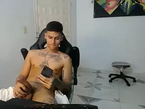 Snapshot of Clyde019 chatting on 7, 2, 2025 Clyde019 online show from 7, 2, 2025