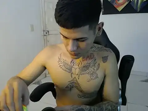 Snapshot of Clyde019 chatting on 13, 2, 2025 Clyde019 online show from 13, 2, 2025