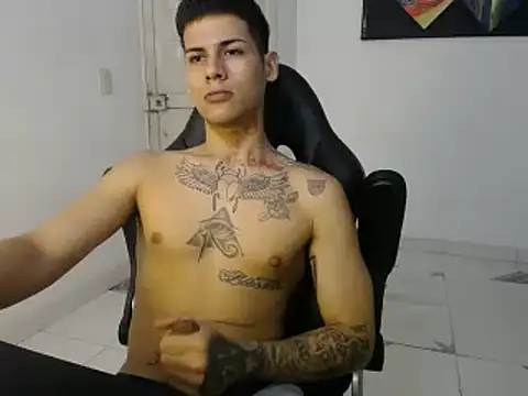 Snapshot of Clyde019 chatting on 19, 2, 2025 Clyde019 online show from 19, 2, 2025