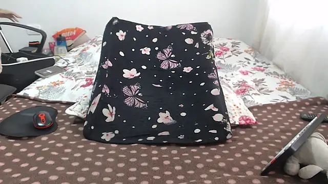 Snapshot of Girlhornyx chatting on 15, 12, 2025 Girlhornyx online show from 15, 12, 2025