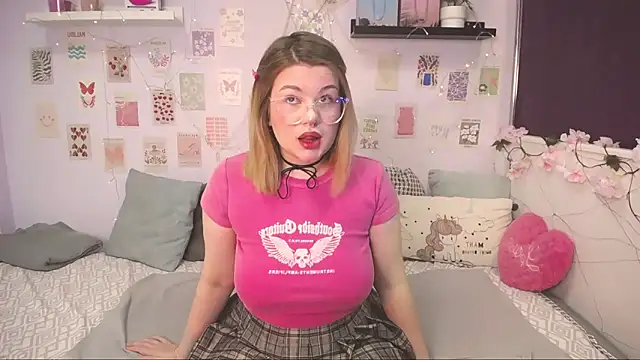 TessPleasure online show from 1, 2, 2025