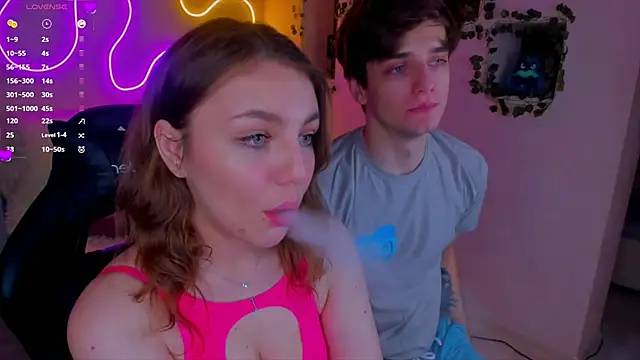 Snapshot of RobertAndLinela chatting on 25, 12, 2024 RobertAndLinela online show from 25, 12, 2024