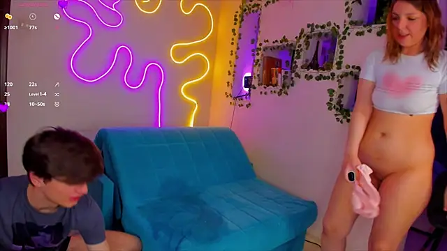 Snapshot of RobertAndLinela chatting on 6, 1, 2025 RobertAndLinela online show from 6, 1, 2025