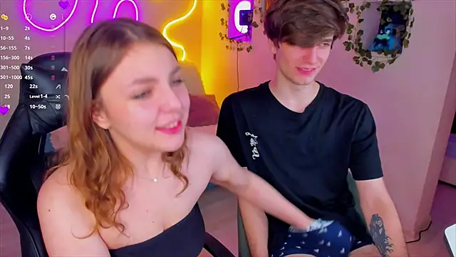 Snapshot of RobertAndLinela chatting on 9, 1, 2025 RobertAndLinela online show from 9, 1, 2025