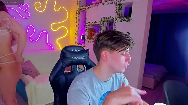 Snapshot of RobertAndLinela chatting on 23, 1, 2025 RobertAndLinela online show from 23, 1, 2025