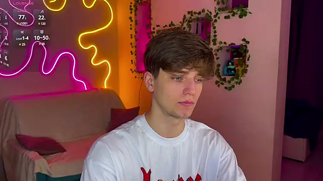 Snapshot of RobertAndLinela chatting on 3, 2, 2025 RobertAndLinela online show from 3, 2, 2025