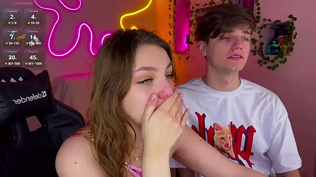 Snapshot of RobertAndLinela chatting on 5, 2, 2025 RobertAndLinela online show from 5, 2, 2025