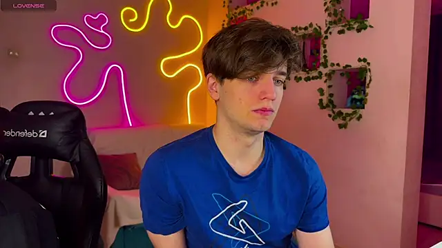 Snapshot of RobertAndLinela chatting on 23, 2, 2025 RobertAndLinela online show from 23, 2, 2025