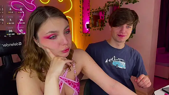 Snapshot of RobertAndLinela chatting on 17, 3, 2025 RobertAndLinela online show from 17, 3, 2025