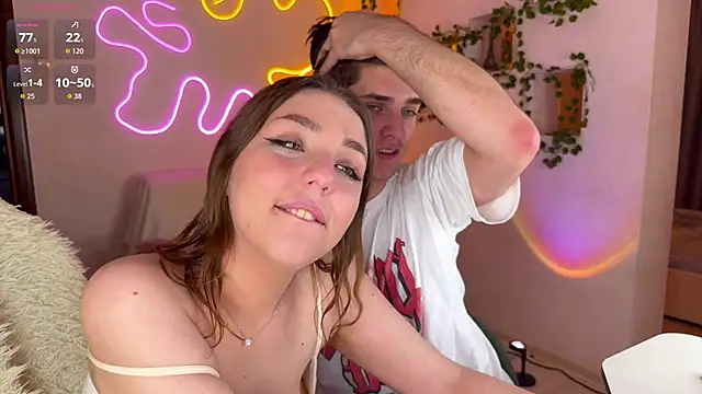 Snapshot of RobertAndLinela chatting on 20, 9, 2025 RobertAndLinela online show from 20, 9, 2025