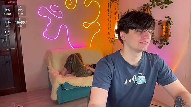 Snapshot of RobertAndLinela chatting on 7, 10, 2025 RobertAndLinela online show from 7, 10, 2025