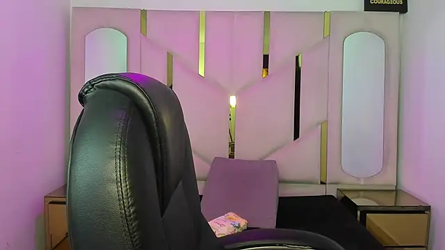 IsabellRodriguez18 online show from 17, 3, 2026