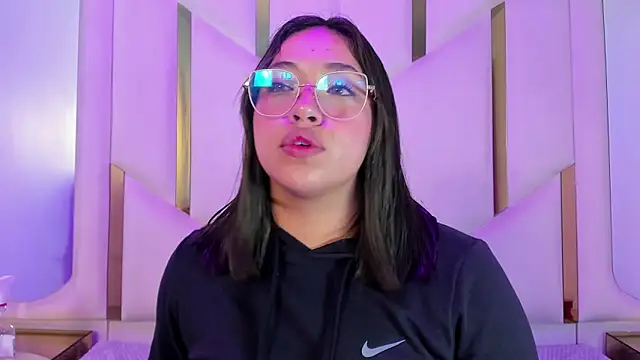 IsabellRodriguez18 online show from 16, 4, 2026