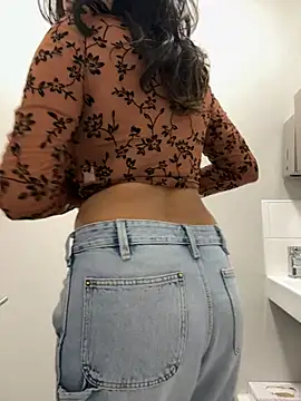 lizzzziee online show from 19, 1, 2025