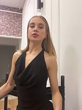 KiraMyers online show from 20, 10, 2025