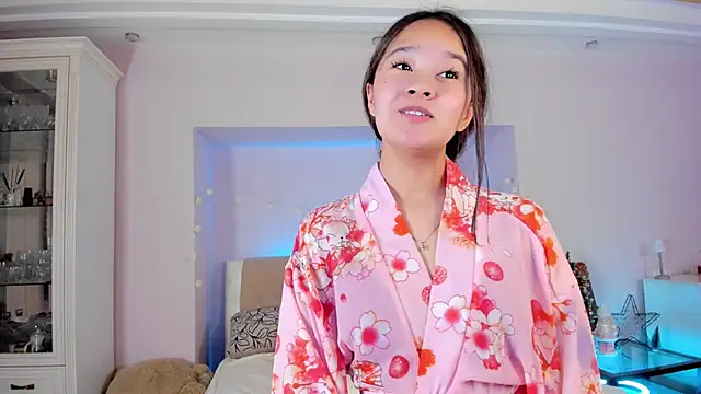 Maekko online show from 10, 1, 2025