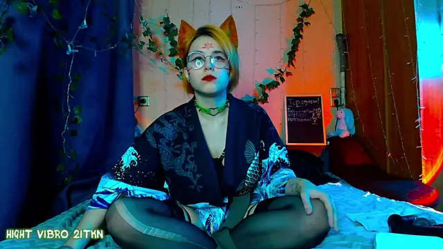 TrickyKitsune online show from 8, 2, 2025