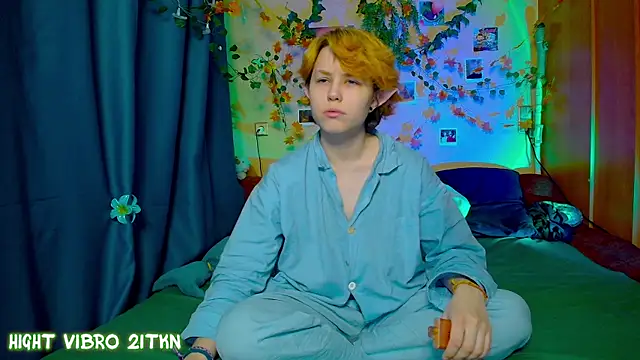 TrickyKitsune online show from 15, 10, 2025