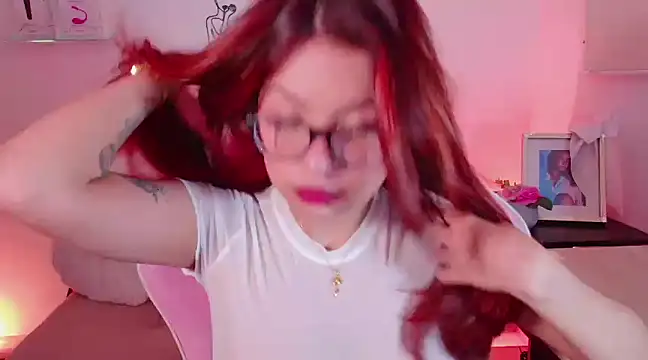 Snapshot of EmiF26 chatting on 14, 1, 2025 EmiF26 online show from 14, 1, 2025