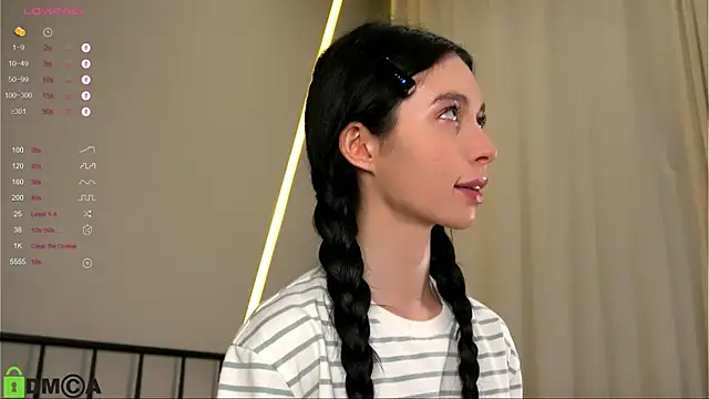 LittleOriana online show from 9, 10, 2025