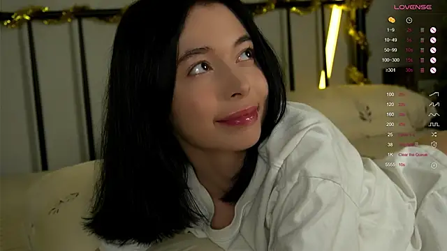 LittleOriana online show from 19, 12, 2025