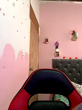 Snapshot of emmariders2 chatting on 6, 10, 2025 emmariders2 online show from 6, 10, 2025