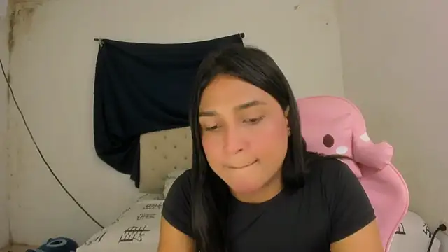 Miss noah18 online show from 11, 11, 2025