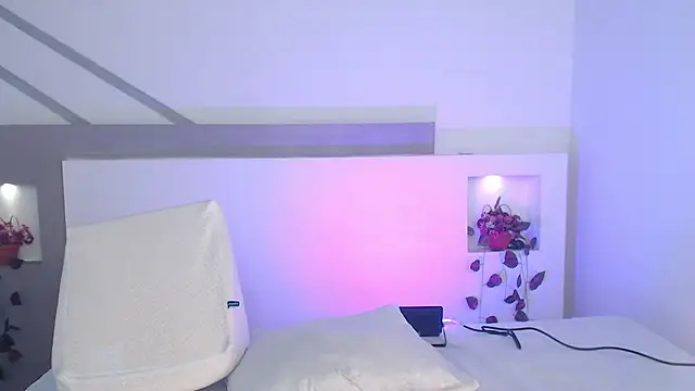 Snapshot of VenusEvans1 chatting on 19, 2, 2025 VenusEvans1 online show from 19, 2, 2025