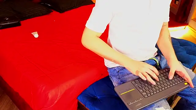 MarcoVitto online show from 10, 10, 2025